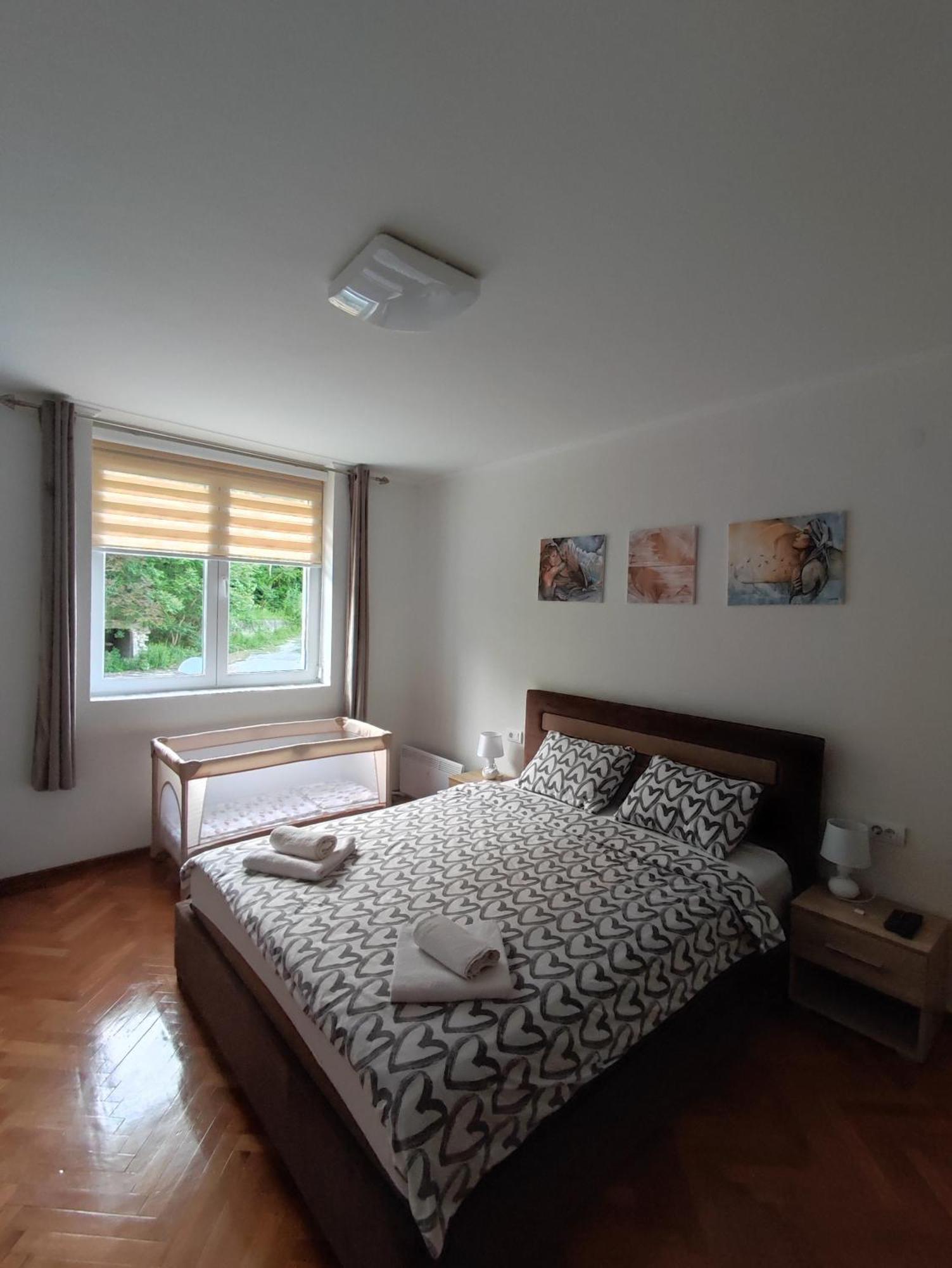 Apartman Nira Višegrad Eksteriør billede